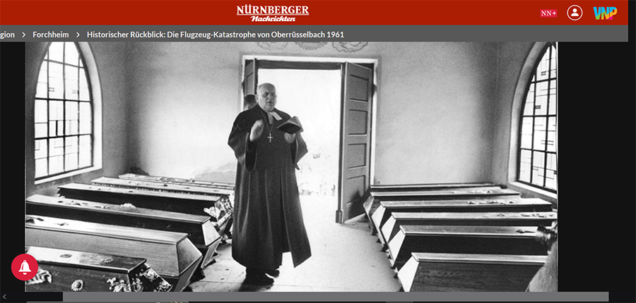 <p>2022/2024<br />
Family Constellations</p>
